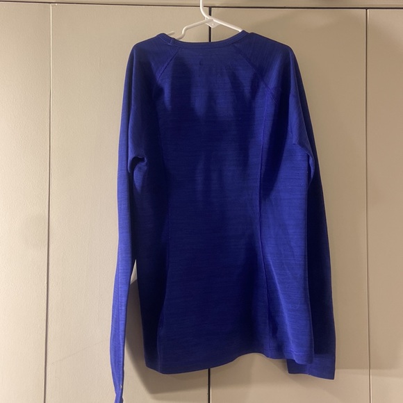 The North Face Women’s Long Sleeve winter warm - Picture 2 of 6